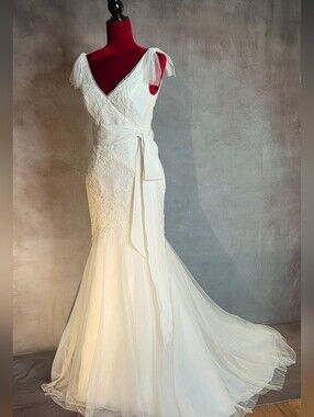 VERA WANG wedding Dress  Size 2